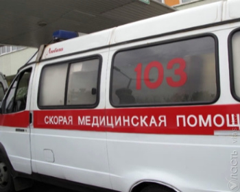 В Алматы в ДТП с участием школьного автобуса пострадало 6 детей